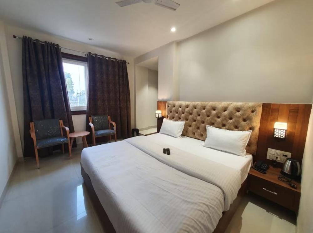 Hotel Scarlet Gwalior Exterior foto