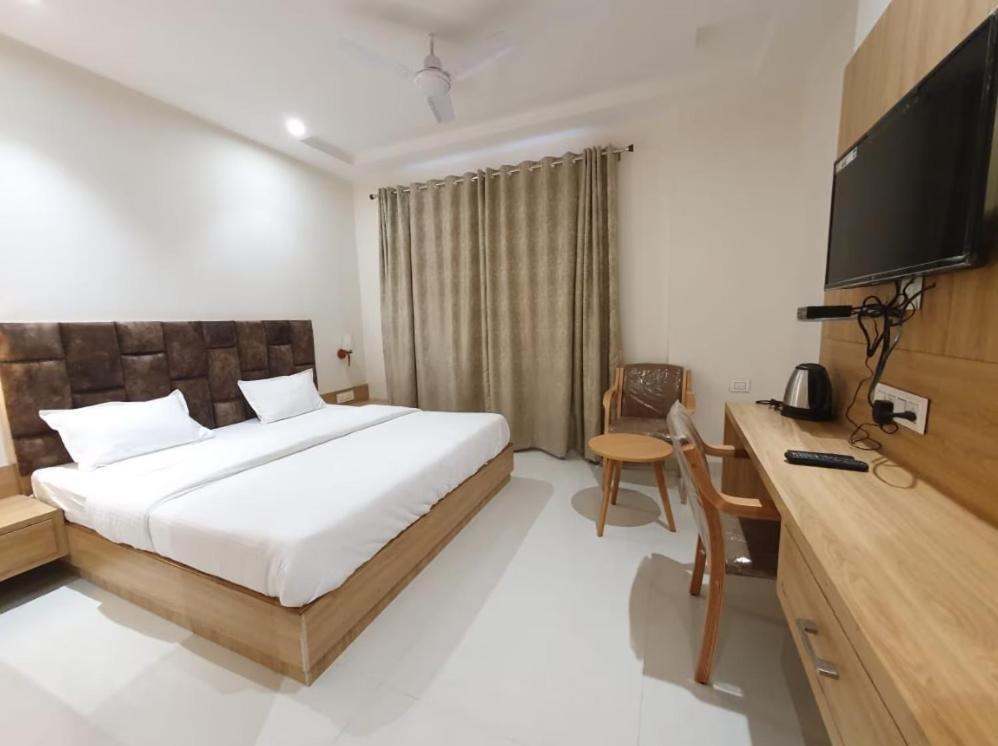 Hotel Scarlet Gwalior Exterior foto